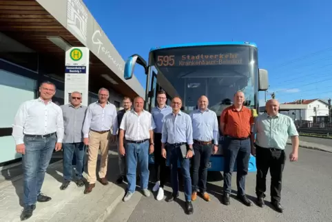 Foto (von links nach rechts): Christoph Buttweiler, Erster Kreisbeigeordneter, Klaus Hölderich, ÖPNV-Planer in der Kreisverwaltu