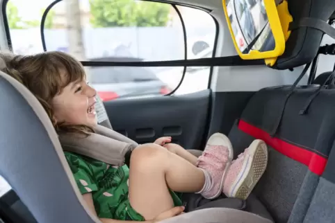 Bislang ist nur vorgeschrieben, dass die Spezialsitze Kinder vor Verletzungen bei Verkehrsunfällen schützen müssen. 