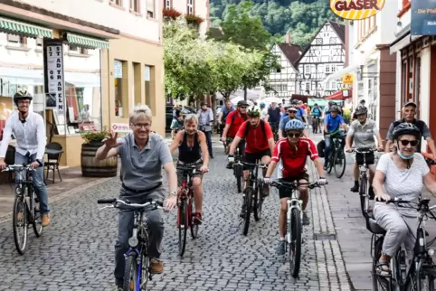 In Annweiler startet in diesem Jahr eine Feierabendfahrt zur Eröffnung des Stadtradelns. Das Bild entstand 2020. 