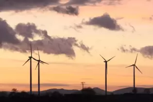 Aus neun Windkraftanlagen werden nach dem austausch der Generatoren fünf.