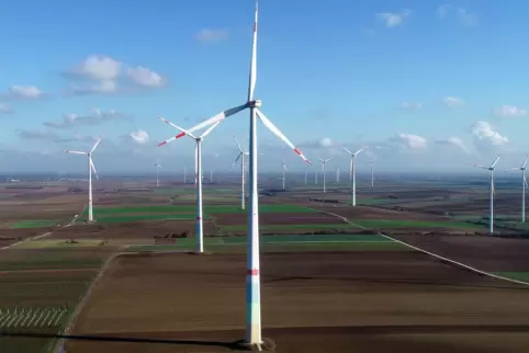 Unweit des Windparks bei Offenbach könnten auf Landauer Gemarkung zwei bis drei Windräder errichtet werden. 