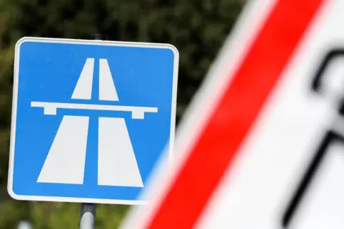 Die A8 wird kommende Woche teils einspurig. 