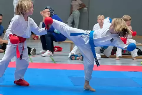 Die Anfänger zeigten im Kumite, was sie im Training gelernt haben. 