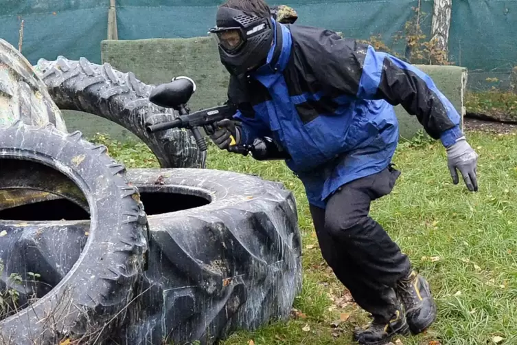 Mal was anderes: FV Dudenhofen spielt Paintball. 