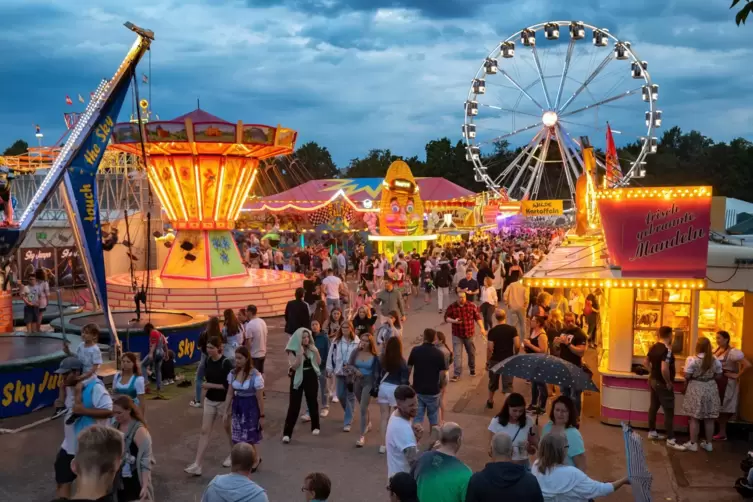 Stimmungsvoller Festplatz: Das Brezelfest war gut besucht.