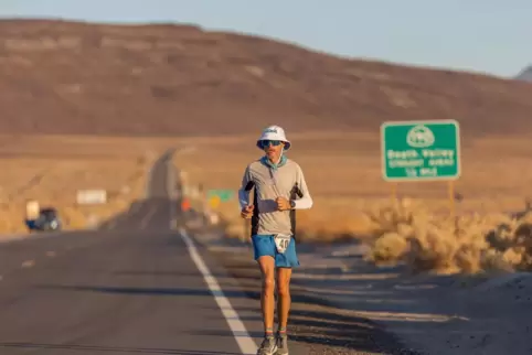 Michael Ohler bei seinem Extremlauf durch die Wüste. 
