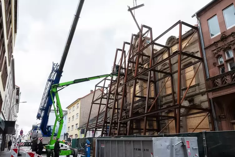 Bei Großprojekten wie der Sanierung der Landgraf-Ludwig-Realschule sei die Kontrolle des Stadtrats sinnvoll, meint Sebastian Til