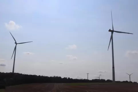 Drei weitere Windkraftanlagen sollen im Bereich des Stausteinerwaldes bei Kröppen gebaut werden.