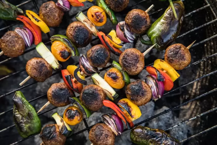 Auf den Rost statt in die Tonne: Grillen mit Gemüseresten