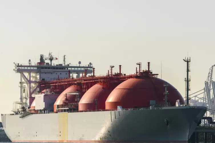 Noch gibt es in Deutschland kein LNG-Terminal wie im niederländischen Rotterdam. Aber das soll sich bald ändern. 