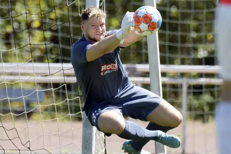 Großchance vereitelt: Arminia-Torhüter Kevin Urban.