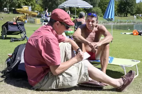 Ralf Gebhardt im Gespräch mit Volker Endres (links).