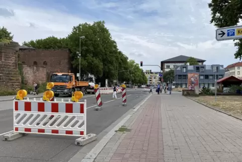 Die Absperrungen stehen schon. Baubeginn für die neue Stadtmitte soll aber erst Anfang September sein.