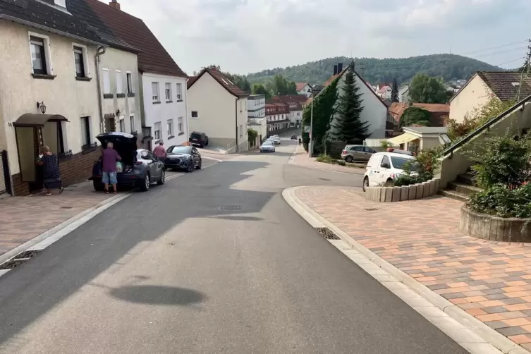 Vor zehn Jahren begannen die Vorbereitungen zur Sanierung der Bergstraße in Lemberg, jetzt ist sie nach zwei Jahren Bauzeit fert