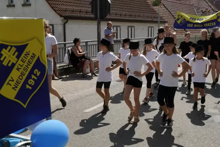 Dürfen beim Kerweumzug nicht fehlen: die Aktiven vom Turnverein Kleinniedesheim. 