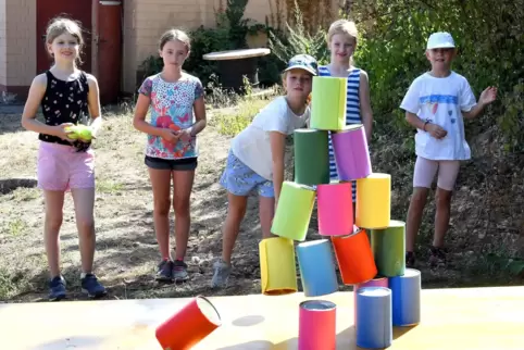 Volltreffer: Zum Auftakt der neuen Jugendarbeit in Kallstadt gibt’s eine Kinderolympiade.