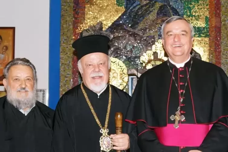 Erzpriester Zarkanitis, Metropolit Augoustinos und Bischof Wiesemann (von links).