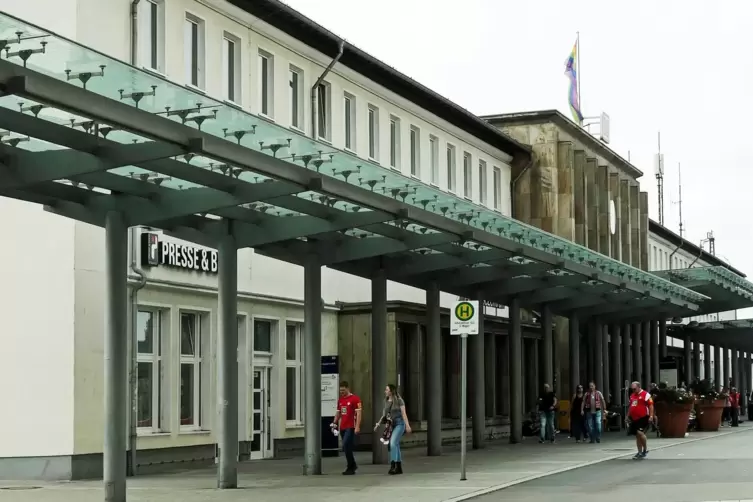 1958 war dann der Neubau des Hauptbahnhofs fertiggestellt, der seitdem modernisiert wurde.