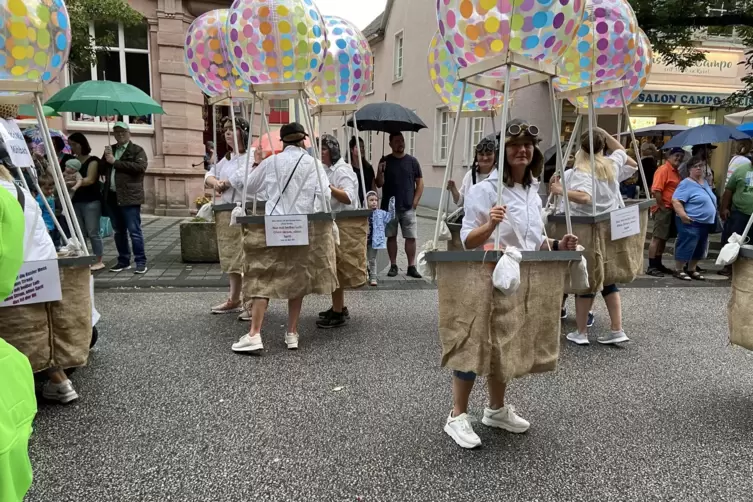 Die Aerobic-Mäd Mühlbach werden als schönste Fußgruppe prämiert. 