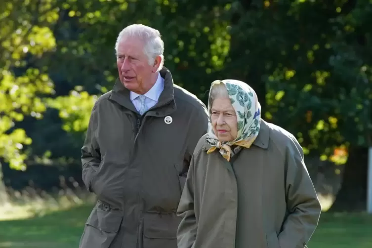 Charles und seine Mutter Elisabeth. 