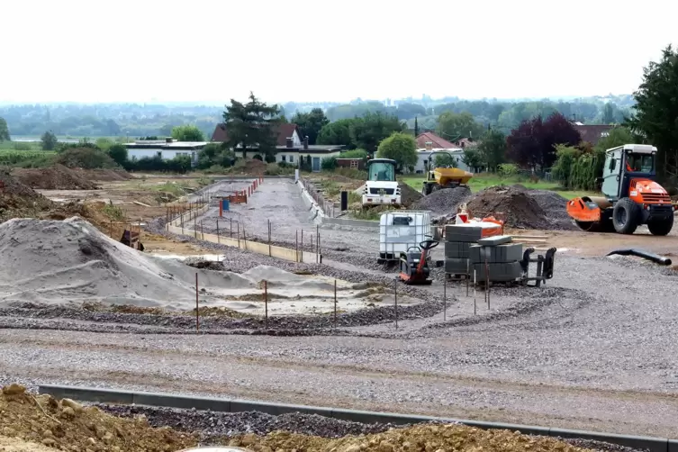 Im Kalkgrubenweg bei Godramstein ist die Erschließung im Gang. 