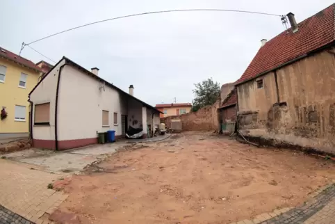 Auto-Stellflächen dürften in der Hauptstraße 5 schon entstehen. Doch es gibt noch andere Ideen. 