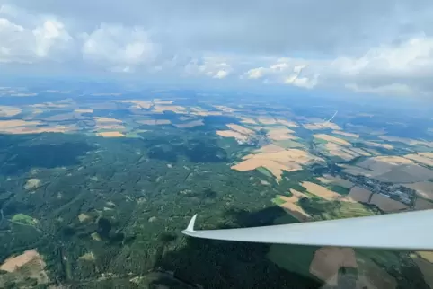 Ein Bild aus dem Cockpit während der Segelflug-WM in Tabor, aufgenommen von Johannes Dibbern. 