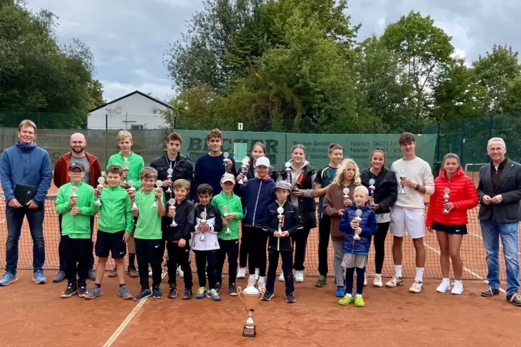 Der TC Kirchheimbolanden räumte beim Kreisjugendtennisturnier als erfolgreichster Verein Titel um Titel ab.