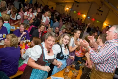 Beim Oktoberfest geht’s in Paulas Biergarten meist rund. 