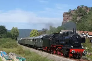 Am 5. Oktober wird zur Feier des Eisenbahnjubiläums der Bundenthaler von Neustadt nach Bundenthal im Dahner Felsenland mit Dampf