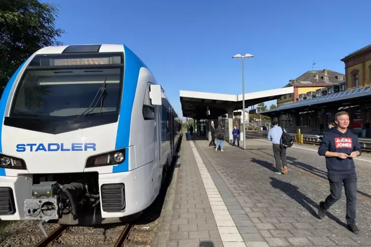 Mit dem Flirt-Akku machte am Freitag ein – im Moment noch – seltener Gast am Zweibrücker Hauptbahnhof Station.