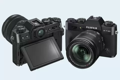 Die Fujifilm X-T30 ist ein günstiger Einstieg in die Welt der spiegellosen Systemkameras. Mit einem Kit-Objektiv mit einer Brenn