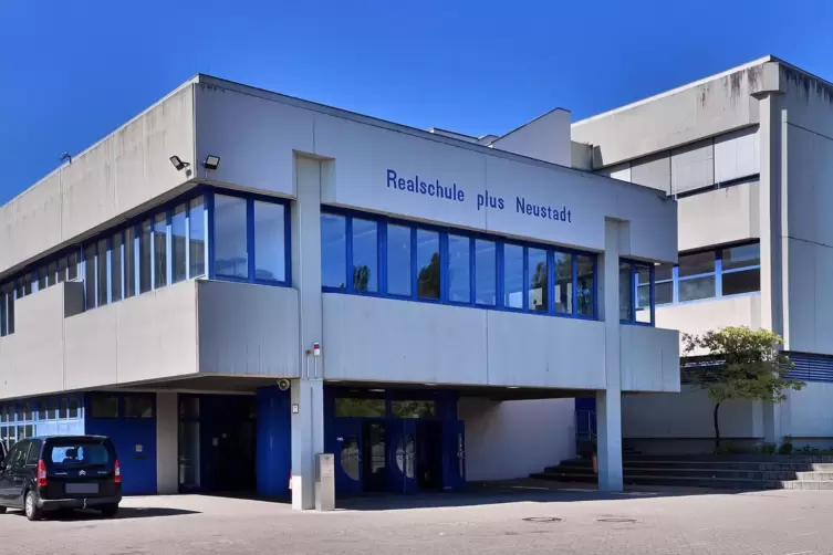 Für den geplanten Neubau sind nun Architekten am Zug.