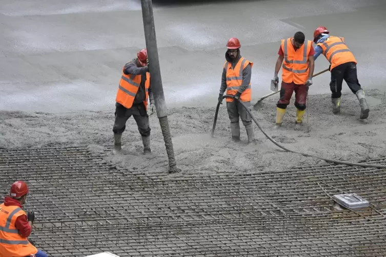 665 Kubikmeter Beton werden im Warenhof West für die Platte gebraucht.