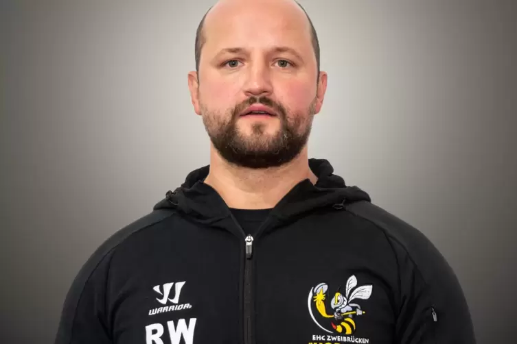 Nimmt auch 1b-Spieler mit nach Stuttgart: EHC-Trainer Ralf Wolf.