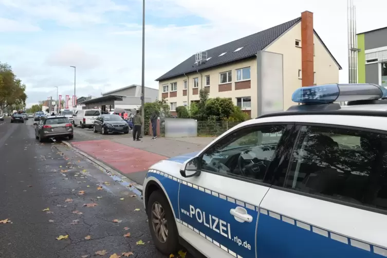 Wormser Landstraße: Die Tat ereignete sich in einem Mehrfamilienhaus. 