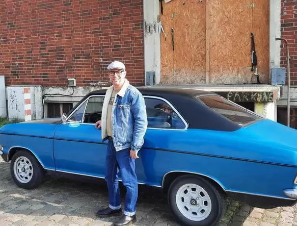 14. Markus Hunziker und sein Opel Kadett B LS von 1970.