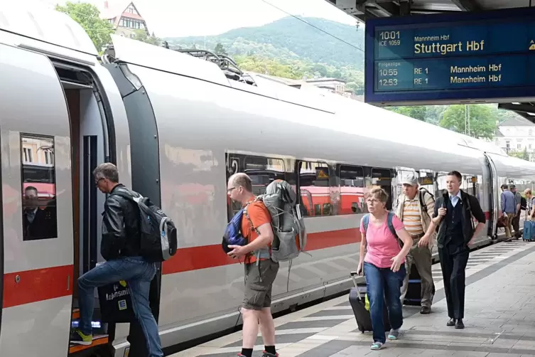 Der neue ICE nach München entsteht durch die Verlängerung eines Zuges, der bisher nur bis Stuttgart fuhr. 