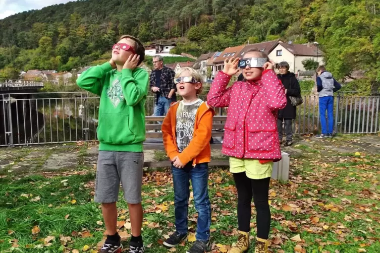 Emil, Edgar und Jule haben ihre Augen gut geschützt. 