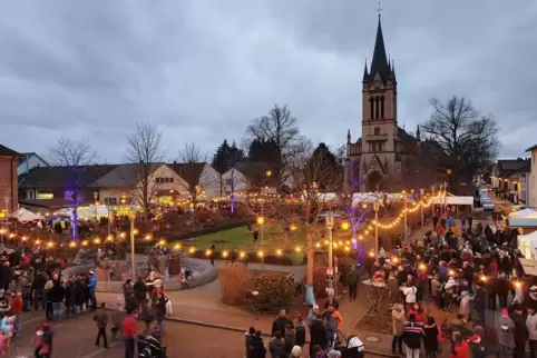 Vor der Pandemie im Jahr 2019: der Weihnachtsmarkt in Otterstadt. 