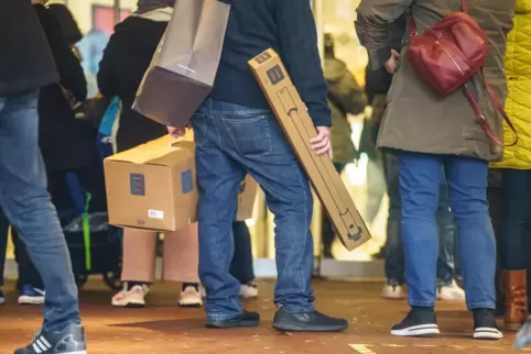 Aber nicht nur bei den Geschenken, auch rund um das Fest wollen viele den Gürtel enger schnallen. 