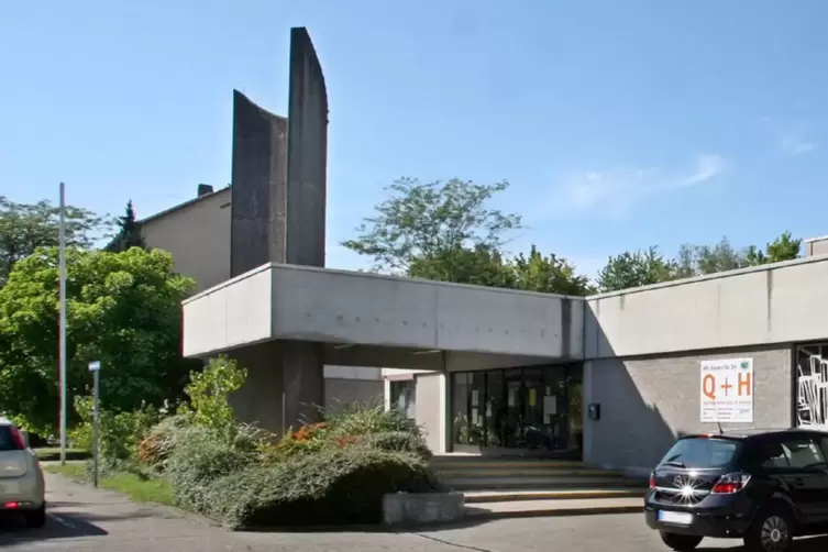 Besondere Kirche im Westen der Stadt: Zu St. Hedwig gehört nicht nur der Gottesdienstraum. Für die neuen Angebote des Roten Kreu