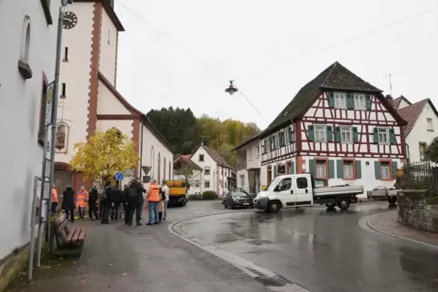 Die Schwanheimer Ortsdurchfahrt ist nach der Sanierung wieder freigegeben. 