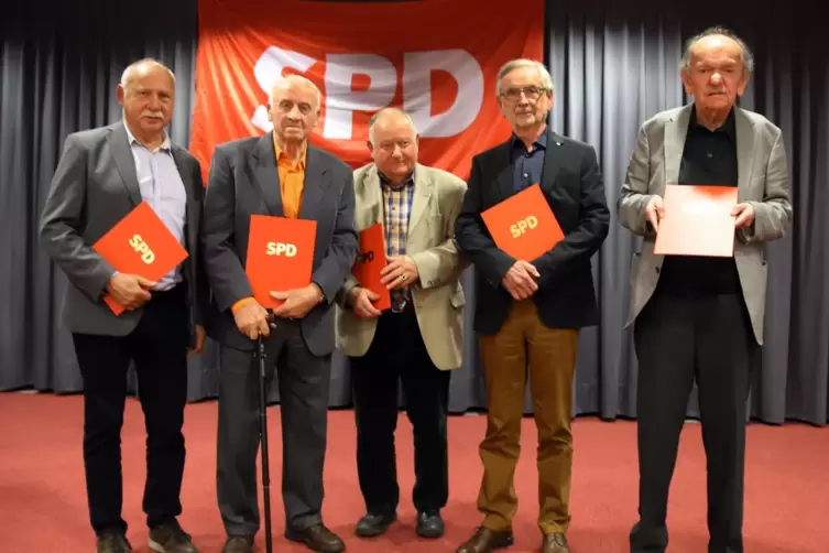 Ehrungen beim SPD-Ortsverein Rockenhausen, von links: Gerd Fuhrmann, Hermann Paul, Harald Paul, Karl-Heinz Seebald (alle für 50 