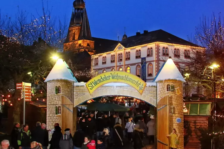 Weihnachtsmarkt mit 150 Buden und Programm auf drei Bühnen St. Wendel