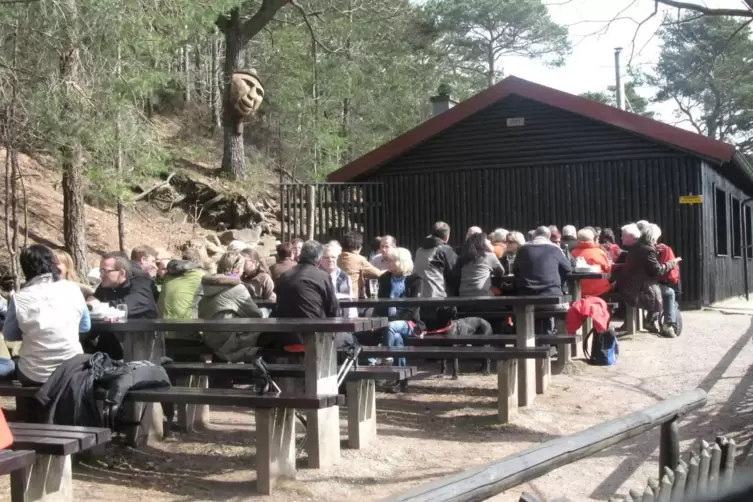 Die Trifelsblickhütte schließt nicht aus, im nächsten Jahr die Preise für Essen und Getränke zu erhöhen. 