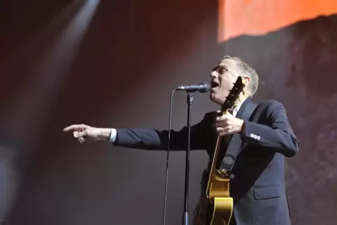 Bryan Adams bei seinem Auftritt 2018 in der SAP-Arena. Beim aktuellen Auftritt bestand das Management des Sängers darauf, dass w