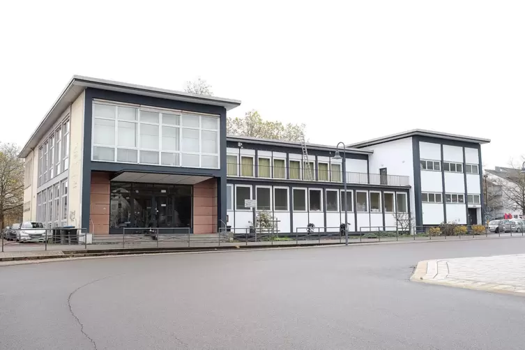 Die Bliesgau-Festhalle muss ihre Pforten fürs Erste schließen. Grund sind Mängel. 