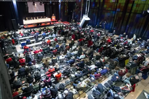 Nach zwei Jahren Corona fand nun erstmals wieder eine Jahreshauptversammlung in der Fanhalle des Fritz-Walter-Stadions statt.