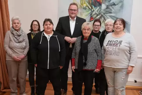 Ehrenamtskarte für Regina Sarther, Annette Baumgärtner, Manuela Frenzel, Erika Schwartz, Gabriele Eger, Gertrud Fischer und Siby